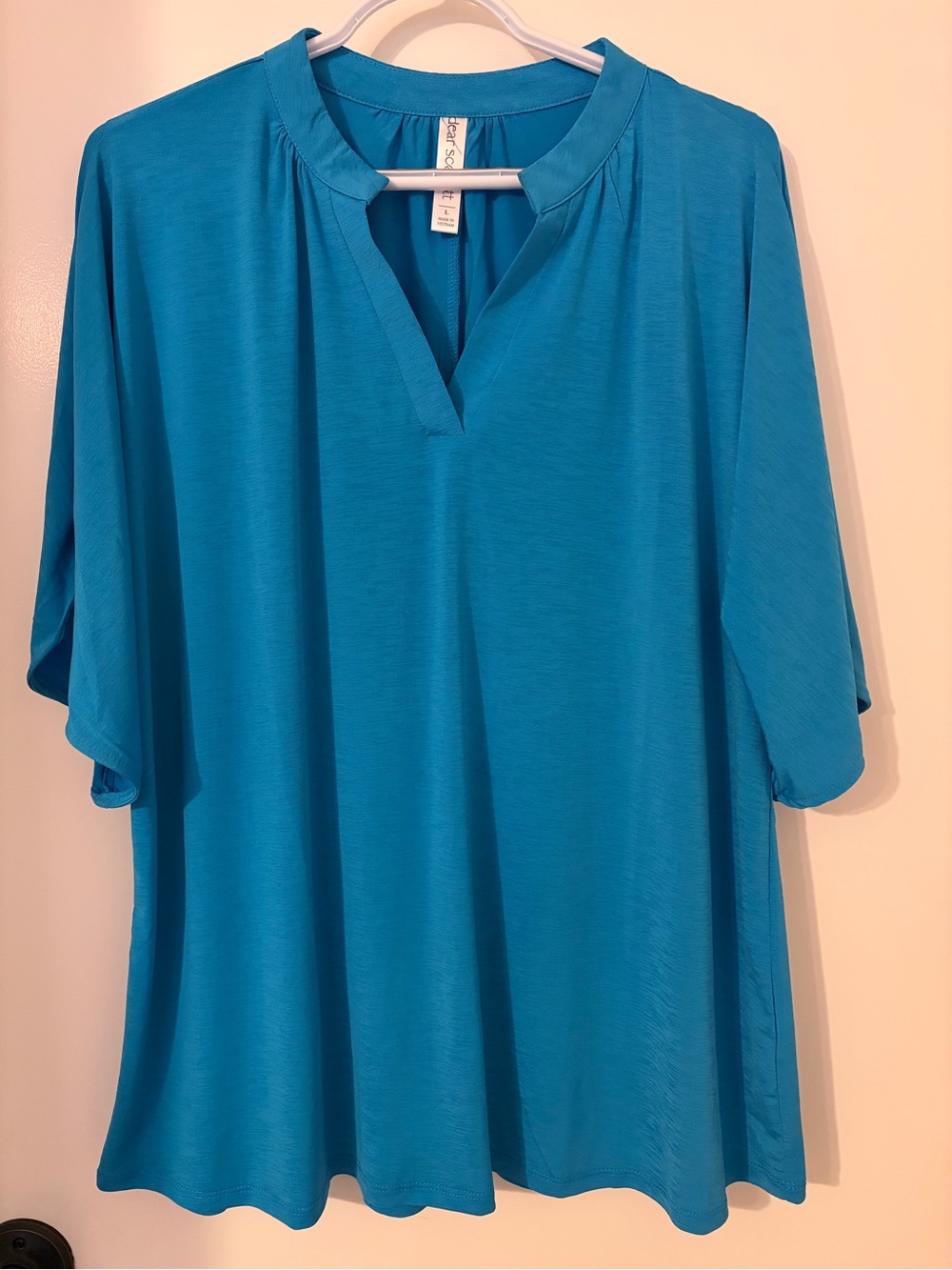 Dear Scarlett “ Breeze” Relaxed V-Neck Women’s Top in Aqua